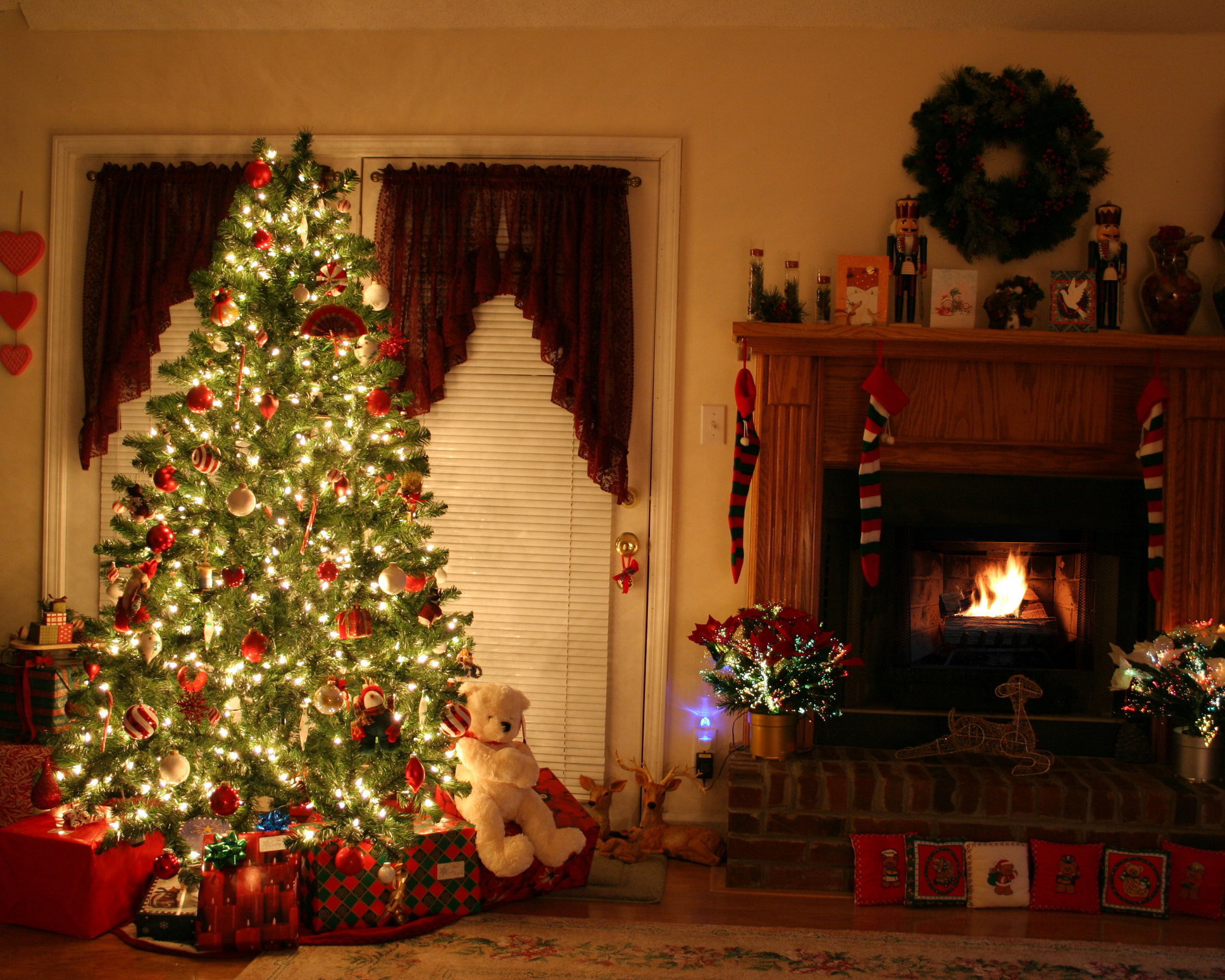 lights on a christmas tree